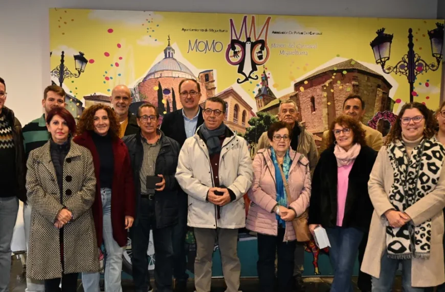 El Ayuntamiento Honra a los Jubilados de 2024 en el Vino Navideño