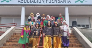 Espíritu Navideño: La Peña Máscaras Mayores Alegra la Asociación Fuensanta de Ciudad Real