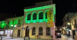 El Ayuntamiento de Miguelturra Participa en la Campaña “Ilumina en Verde” con la Iluminación del Centro de Día