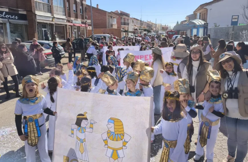 Fiesta Escolar: Miguelturra Resplandece en el Carnaval