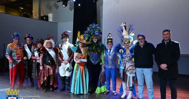 Los Rocheros, El Puntillo y El Mogollón Triunfan en el Concurso de Trajes ‘Museo del Carnaval’