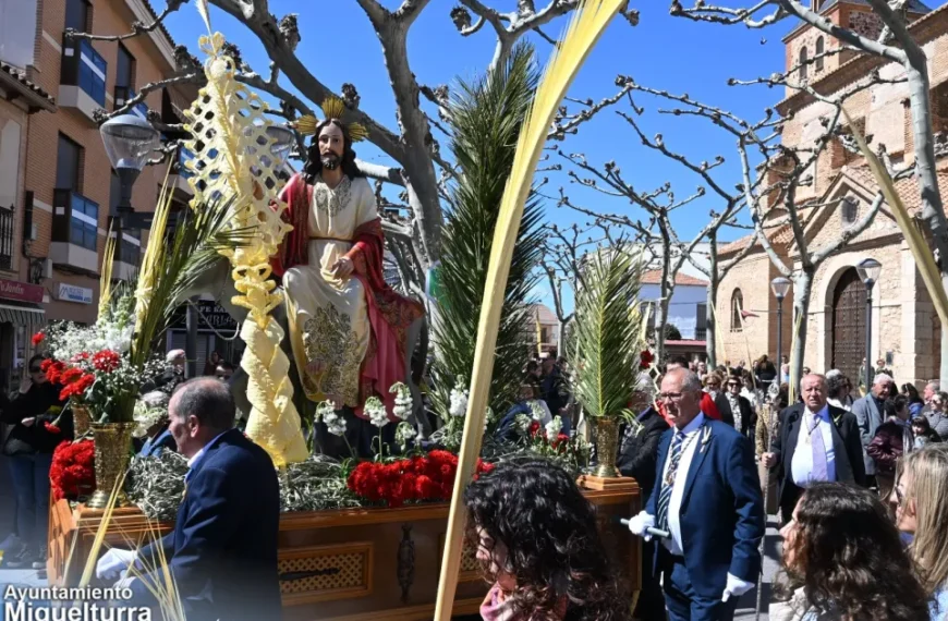 Multitudinario Domingo de Ramos en Miguelturra Celebrando la Entrada Triunfal de Jesús