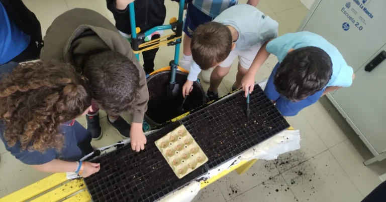 Conectando con la Naturaleza: ‘Nuestras Amigas las Plantas’ en el CEIP Benito Pérez Galdós
