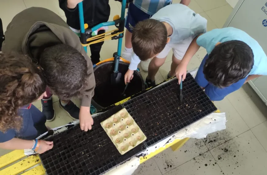 Conectando con la Naturaleza: ‘Nuestras Amigas las Plantas’ en el CEIP Benito Pérez Galdós