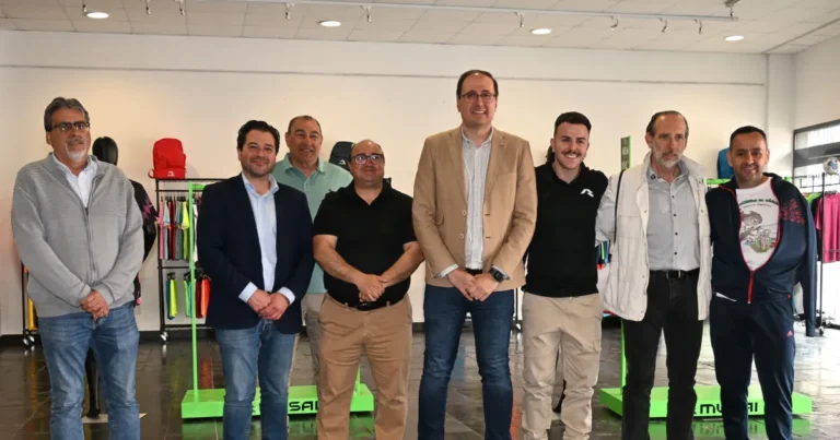 El Alcalde Luis Ramón Mohíno Refuerza el Apoyo a Emprendedores en Lanzamiento de Punto Didot