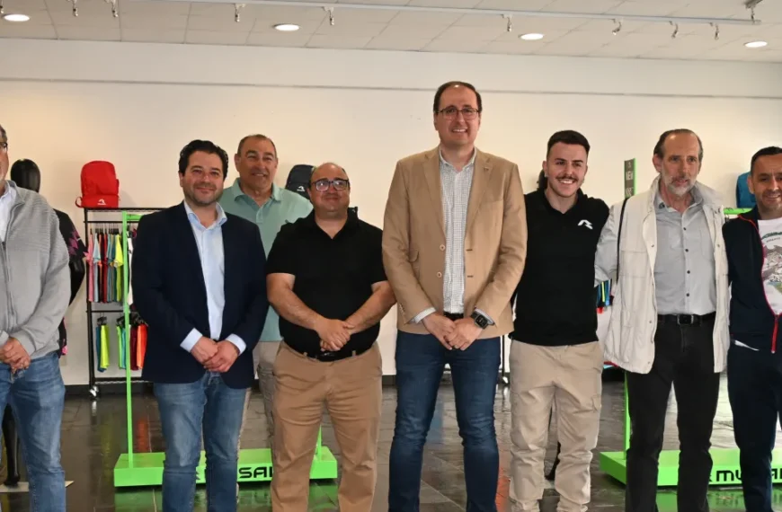 El Alcalde Luis Ramón Mohíno Refuerza el Apoyo a Emprendedores en Lanzamiento de Punto Didot