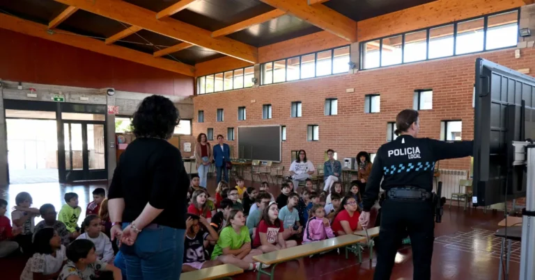 Miguelturra Promueve la Igualdad de Género en Escuelas con Apoyo de la Policía Local