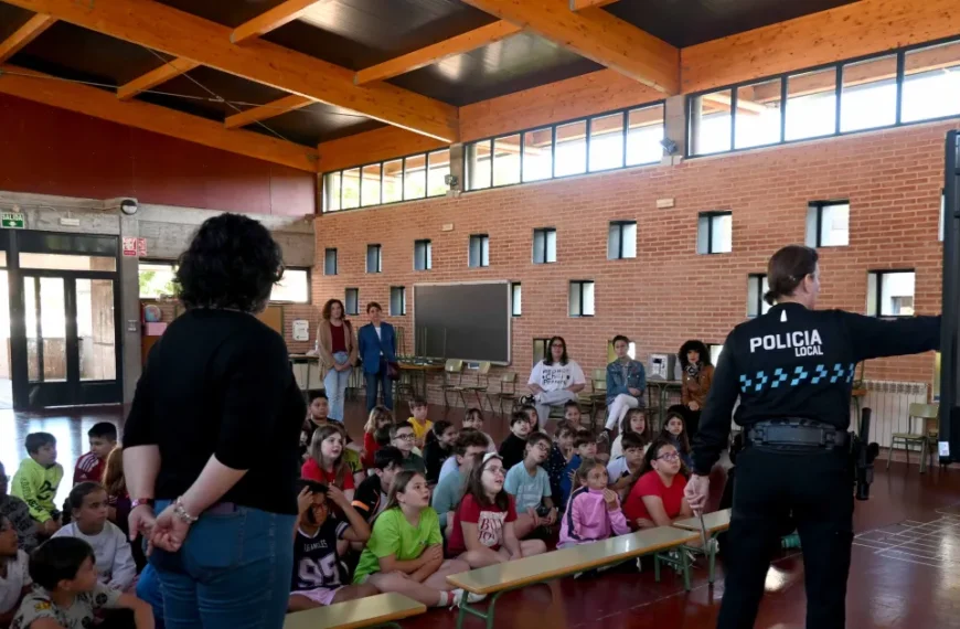 Miguelturra Promueve la Igualdad de Género en Escuelas con Apoyo de la Policía Local