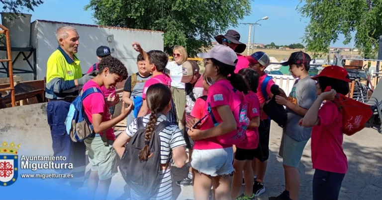 Escolares de Miguelturra Descubren la Importancia del Reciclaje en el Punto Limpio Municipal