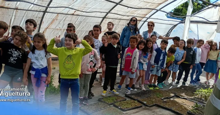 Jornada de Educación Ambiental para Estudiantes del Colegio «El Cristo» en el Vivero Municipal