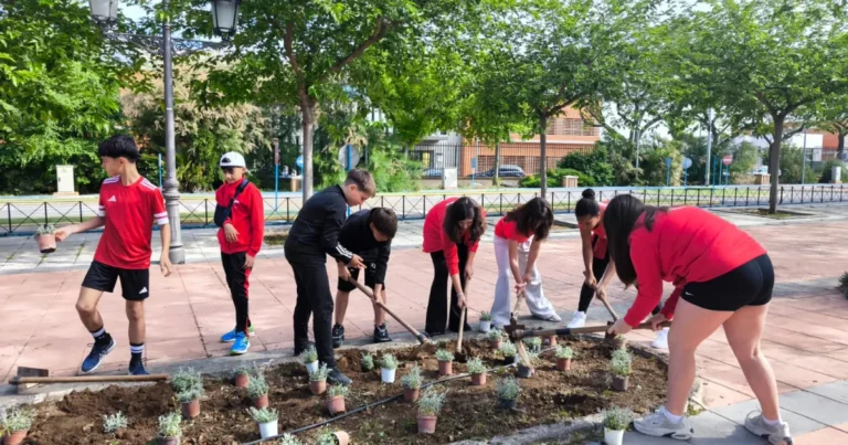 Miguelturra Fomenta la Naturaleza con la Colaboración Escolar en la Mejora de Parques Públicos