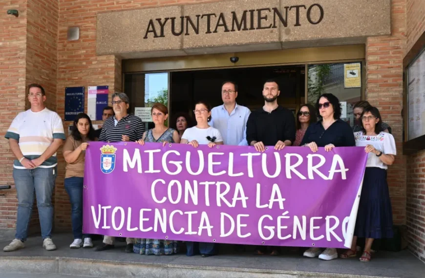 Miguelturra se Une en Solidario Minuto de Silencio contra la Violencia Machista