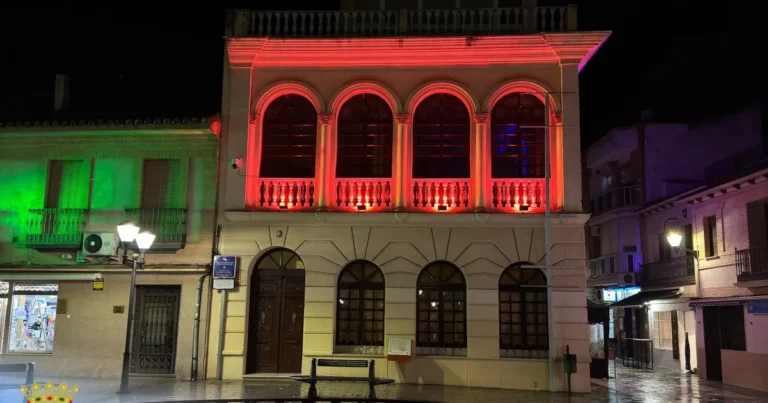 Centro de Día se Tiñe de Rojo por el Día Mundial de la Esclerosis Múltiple