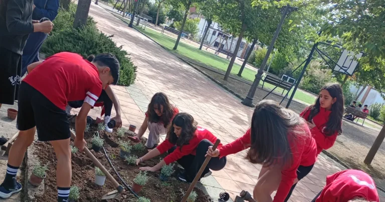 Escolares de Miguelturra Impulsan su Compromiso Ecológico con el Aula de Medio Ambiente
