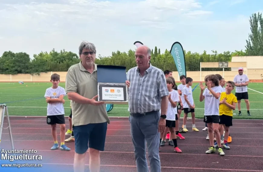Miguelturra Conmemora 25 Años de su Campus de Fútbol con Homenaje a Colaboradores