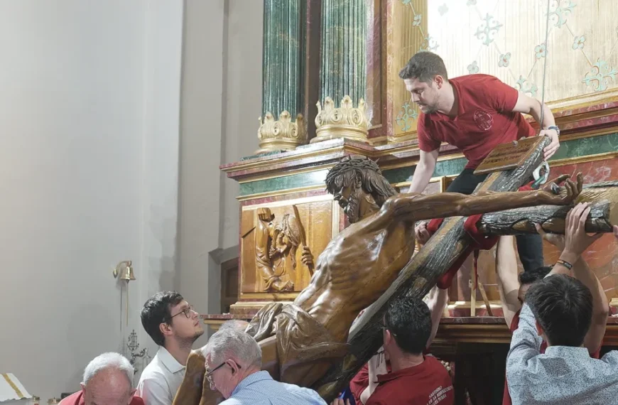 Miguelturra Culmina las Fiestas del Cristo de la Misericordia con la Emotiva Subida de la Imagen a su Altar