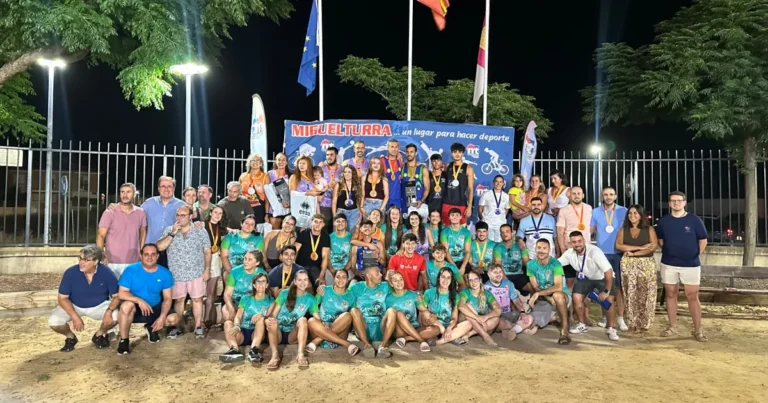 Éxito en Miguelturra: El alcalde celebra la vigésima edición del Torneo Vóley Playa