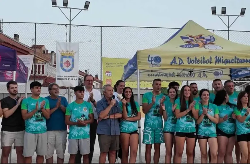 Luis Ramón Mohíno celebra la XX edición del Torneo de Vóley Playa en Miguelturra como referente nacional