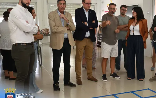 El alcalde de Miguelturra visita el CEIP Benito Perez Galdos tras la climatizacion del centro