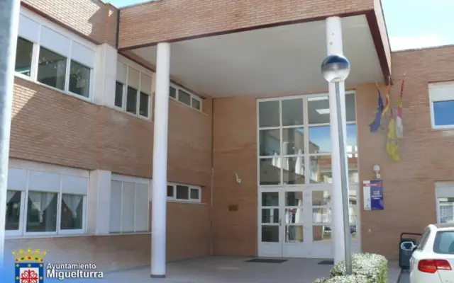 Instalacion de climatizacion y paneles solares en un colegio publico de Miguelturra