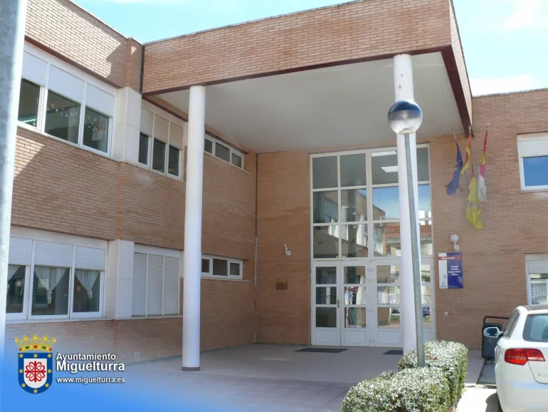 Instalacion de climatizacion y paneles solares en un colegio publico de Miguelturra