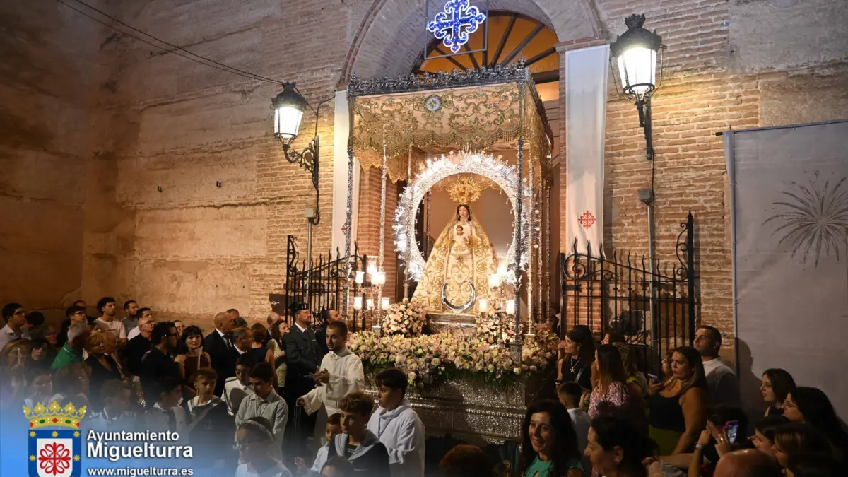 Procesión de la Virgen de la Estrella por las calles de Miguelturra