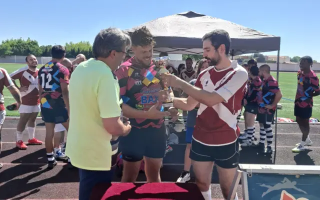 Jugadores de Arlequines y Gigantes durante el Torneo de Rugby de las Ferias de Miguelturra